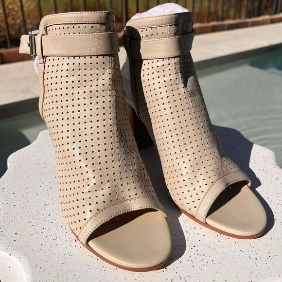 Sam Edelman Emmie Gray Nude Perforated Leather Heeled Sandal Open Toe Size 8 - Picture 1 of 9